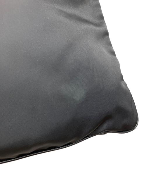 PRADA（プラダ）PRADA (プラダ) ナイロンショルダーバッグ ブラックの古着・服飾アイテム