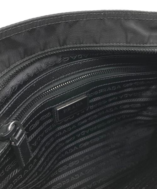 PRADA（プラダ）PRADA (プラダ) ナイロンショルダーバッグ ブラックの古着・服飾アイテム