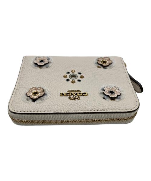 COACH（コーチ）COACH (コーチ) 2つ折り財布 アイボリー 未使用品の古着・服飾アイテム