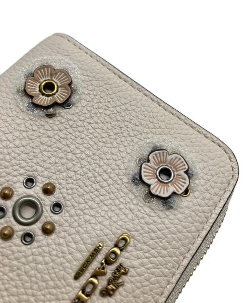 COACH（コーチ）COACH (コーチ) 2つ折り財布 アイボリー 未使用品の古着・服飾アイテム