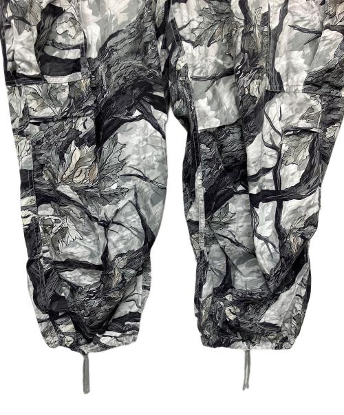 A BATHING APE（ア ベイシング エイプ）A BATHING APE (ア ベイシング エイプ) TREE EDGE CAMO CARGO PANTS 24AW ホワイト×ブラック サイズ:L　の古着・服飾アイテム