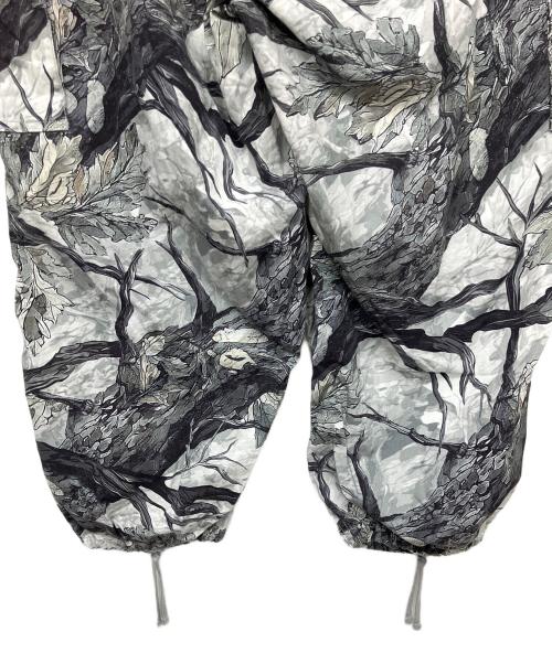 A BATHING APE（ア ベイシング エイプ）A BATHING APE (ア ベイシング エイプ) TREE EDGE CAMO CARGO PANTS 24AW ホワイト×ブラック サイズ:L　の古着・服飾アイテム