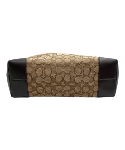 COACH（コーチ）COACH (コーチ) エンボスシグネチャー　ハンドバッグ ブラウンの古着・服飾アイテム