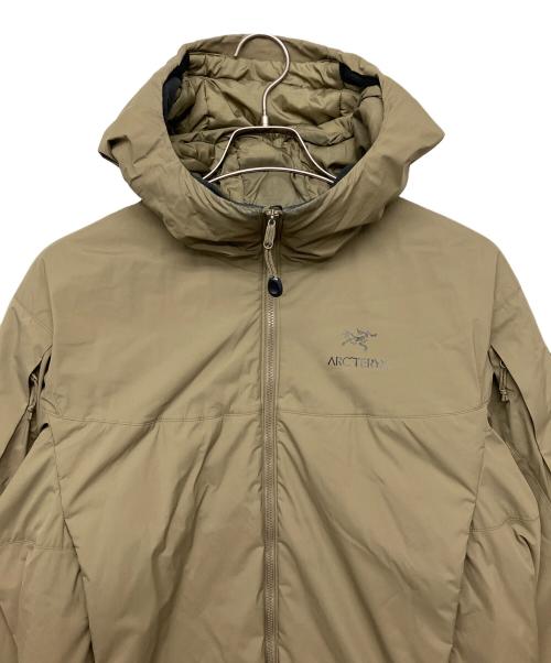 ARC'TERYX LEAF（アークテリクスリーフ）ARC'TERYX LEAF (アークテリクスリーフ) cold wx hoody lt カーキ サイズ:Mの古着・服飾アイテム