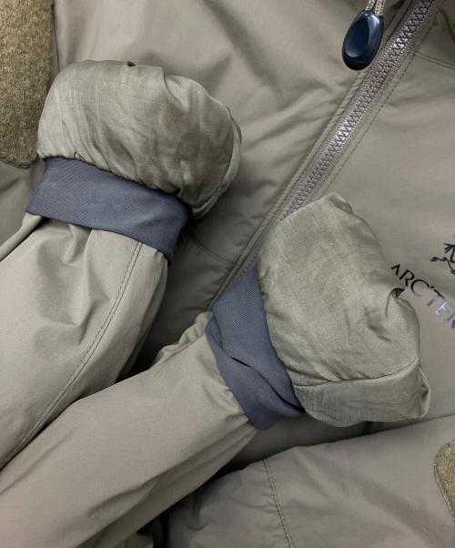 ARC'TERYX LEAF（アークテリクスリーフ）ARC'TERYX LEAF (アークテリクスリーフ) cold wx hoody lt カーキ サイズ:Mの古着・服飾アイテム