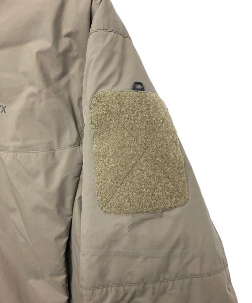 ARC'TERYX LEAF（アークテリクスリーフ）ARC'TERYX LEAF (アークテリクスリーフ) cold wx hoody lt カーキ サイズ:Mの古着・服飾アイテム
