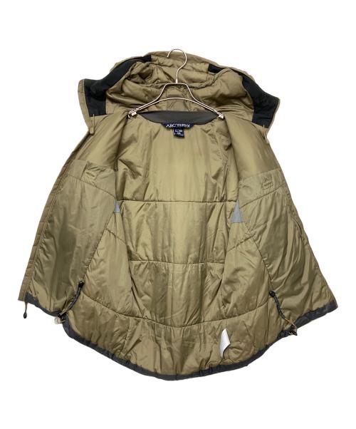 ARC'TERYX LEAF（アークテリクスリーフ）ARC'TERYX LEAF (アークテリクスリーフ) cold wx hoody lt カーキ サイズ:Mの古着・服飾アイテム