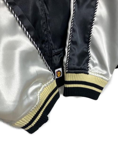 A BATHING APE（アベイシングエイプ）A BATHING APE (ア ベイシング エイプ) CRYSTAL STONE BABY LISA SOUVENIR JACKET ブラック サイズ:M 未使用品の古着・服飾アイテム
