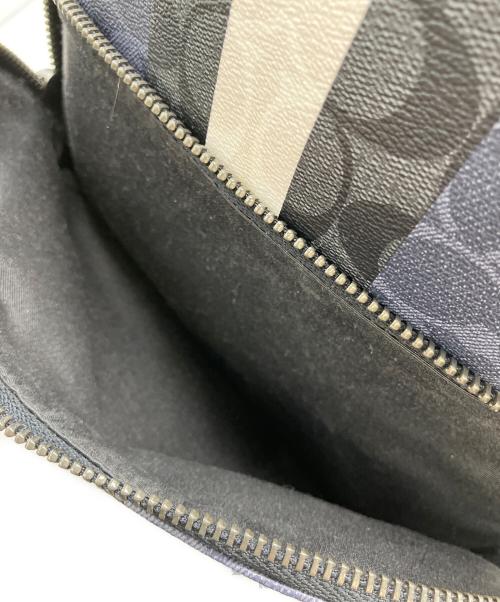 COACH（コーチ）COACH (コーチ) シグネチャー ヴァーシティ グラハム バックパック ネイビー×ブラックの古着・服飾アイテム