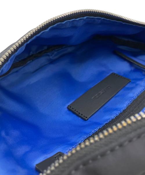 DIESEL（ディーゼル）DIESEL (ディーゼル) ボディーバッグ ブラックの古着・服飾アイテム