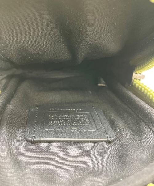 COACH（コーチ）COACH (コーチ) シグネチャー スマホショルダーバッグ オリーブの古着・服飾アイテム