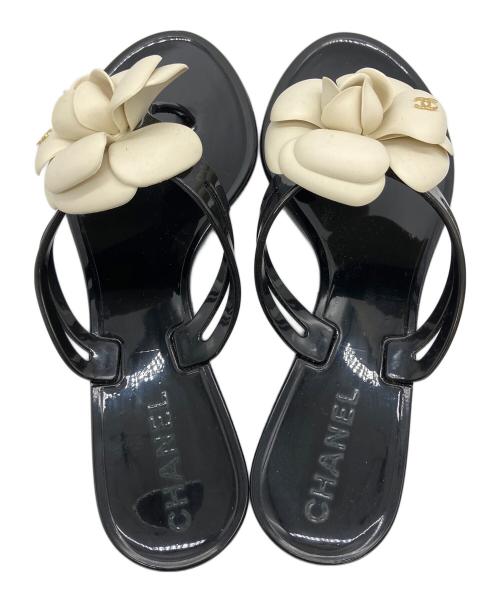CHANEL（シャネル）CHANEL (シャネル) カメリアトングサンダル ブラック サイズ:22.5cmの古着・服飾アイテム
