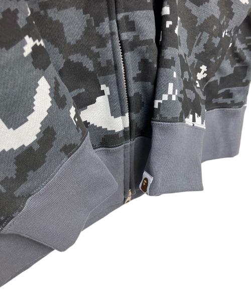 A BATHING APE（アベイシングエイプ）A BATHING APE (アベイシングエイプ) MULTI PIXEL CAMO SHARK REGULAR FIT FULL ZIP HOODIE ブラック サイズ:L 未使用品の古着・服飾アイテム
