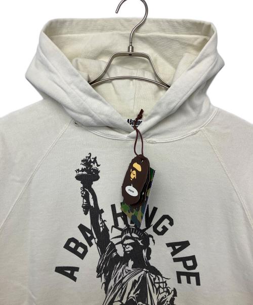 A BATHING APE（アベイシングエイプ）A BATHING APE (アベイシングエイプ) プルオーバーパーカー アイボリー サイズ:M 未使用品の古着・服飾アイテム