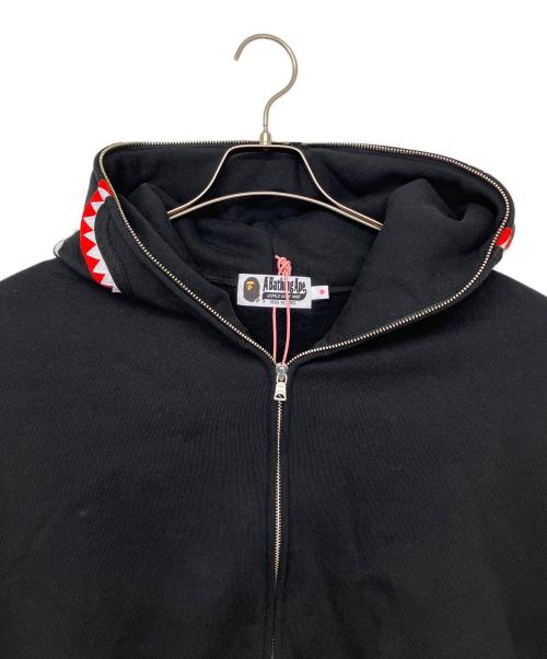 A BATHING APE（アベイシングエイプ）A BATHING APE (アベイシングエイプ) SHARK CROPPED FULL ZIP HOODIE ブラック サイズ:M 未使用品の古着・服飾アイテム