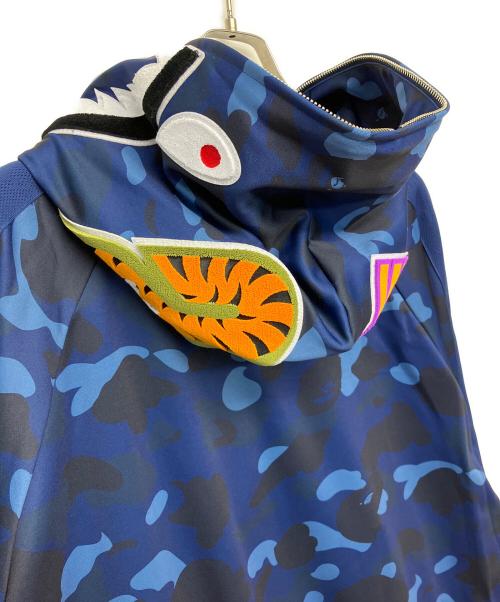 A BATHING APE（アベイシングエイプ）A BATHING APE (アベイシングエイプ) COLOR CAMO SHARK RELAXED FIT HOODIE TRACK JACKET ネイビー サイズ:2XLの古着・服飾アイテム