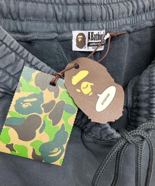 A BATHING APE（アベイシングエイプ）A BATHING APE (アベイシングエイプ) ONE POINT RELAXED FIT WIDE LEG SWEATPANTS チャコールグレー サイズ:Lの古着・服飾アイテム