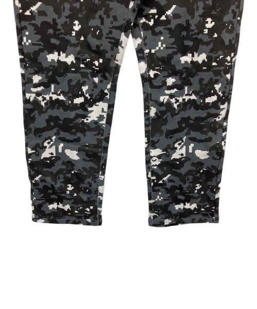 A BATHING APE（アベイシングエイプ）A BATHING APE (アベイシングエイプ) MULTI PIXEL CAMO WIDE LEG SWEAT PATNS ブラック サイズ:Mの古着・服飾アイテム