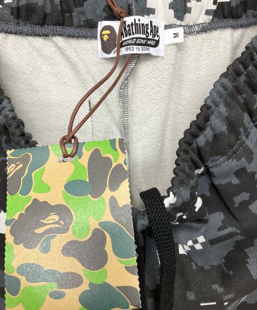 A BATHING APE（アベイシングエイプ）A BATHING APE (アベイシングエイプ) MULTI PIXEL CAMO WIDE LEG SWEAT PATNS ブラック サイズ:Mの古着・服飾アイテム