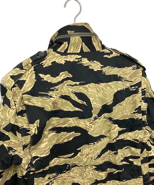 BUZZ RICKSON'S（バズリクソンズ）BUZZ RICKSON'S (バズリクソンズ) タイガーカモ柄　ミリタリーコート ブラック×カーキ サイズ:40の古着・服飾アイテム