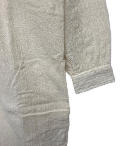 maison de soil（メゾンドソイル）maison de soil (メゾンドソイル) BOILED WOOL PLAIN BACK OPENING CREW-NECK EMB SHIRT DRESS ベージュ サイズ:2 未使用品の古着・服飾アイテム