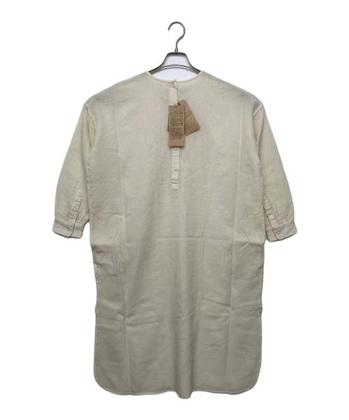 maison de soil（メゾンドソイル）maison de soil (メゾンドソイル) BOILED WOOL PLAIN BACK OPENING CREW-NECK EMB SHIRT DRESS ベージュ サイズ:2 未使用品の古着・服飾アイテム