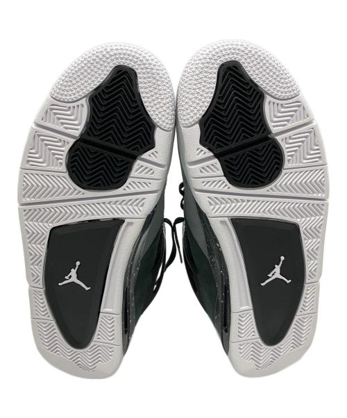 NIKE（ナイキ）NIKE (ナイキ) AIR JORDAN 4 RETRO　スニーカー ブラック×ホワイト サイズ:28cmの古着・服飾アイテム