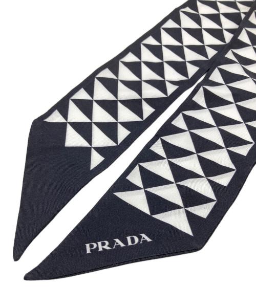 PRADA（プラダ）PRADA (プラダ) プリントシルクツイルスカーフ ブラック×ホワイトの古着・服飾アイテム