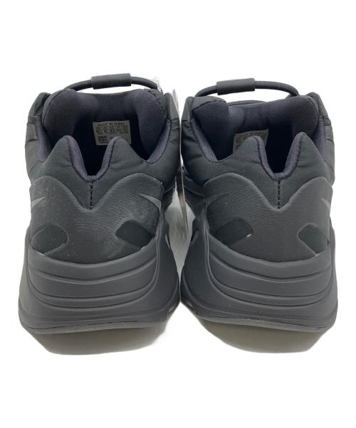 adidas（アディダス）adidas (アディダス) YEEZY BOOST700 スニーカー ブラック サイズ:26.5cmの古着・服飾アイテム