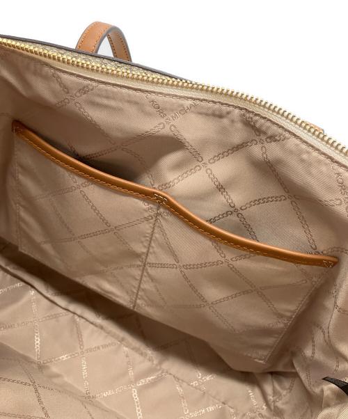 MICHAEL KORS（マイケル・コース）MICHAEL KORS (マイケル・コース) ハンドバッグ ホワイト×ブラウンの古着・服飾アイテム