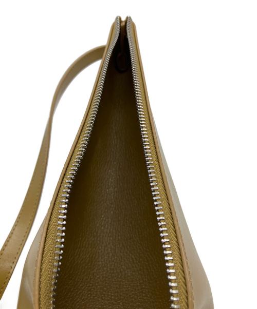 YAHKI（ヤーキ）YAHKI (ヤーキ) TRIANGLE SHOULDER BAG ブラウンの古着・服飾アイテム