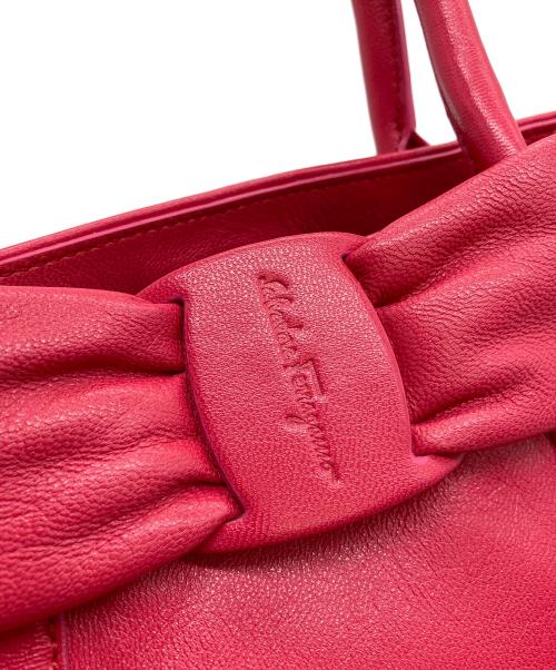 Salvatore Ferragamo（サルヴァトーレ フェラガモ）Salvatore Ferragamo (サルヴァトーレ フェラガモ) ヴェラリボンハンドバッグ ショッキングピンクの古着・服飾アイテム