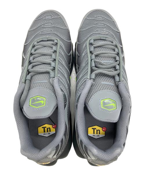 NIKE（ナイキ）NIKE (ナイキ) NIKE AIR MAX PLUS SMOKE GREY/VOLT-DK SMOKE GREY-BLACK ブラック サイズ:27.5cm 未使用品の古着・服飾アイテム