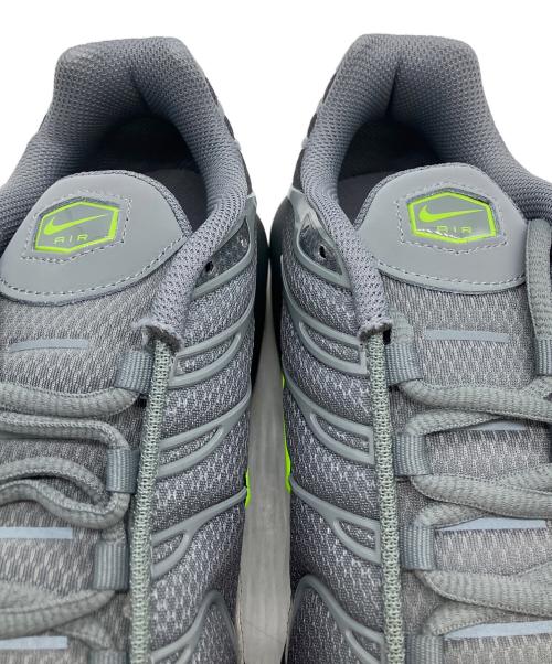 NIKE（ナイキ）NIKE (ナイキ) NIKE AIR MAX PLUS SMOKE GREY/VOLT-DK SMOKE GREY-BLACK ブラック サイズ:27.5cm 未使用品の古着・服飾アイテム