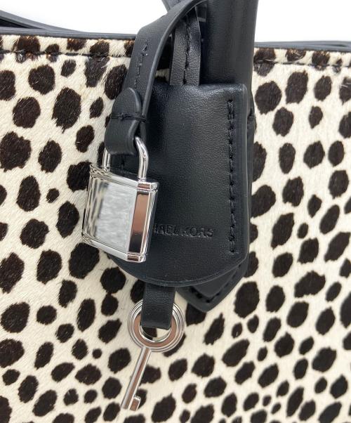 MICHAEL KORS（マイケル・コース）MICHAEL KORS (マイケル・コース) 2WAYバッグ アイボリー×ブラックの古着・服飾アイテム