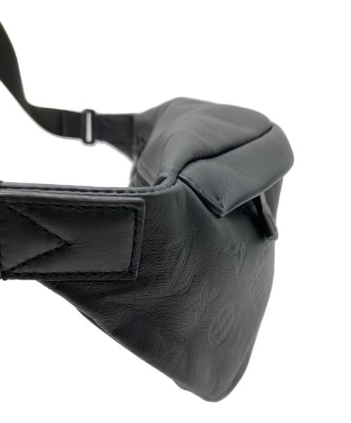 LOUIS VUITTON（ルイ ヴィトン）LOUIS VUITTON (ルイ ヴィトン) モノグラム・シャドウ ディスカバリーバムバッグ ブラックの古着・服飾アイテム