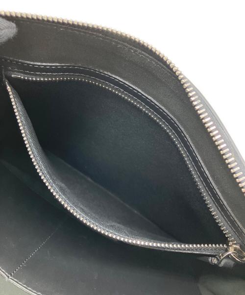 VALENTINO（ヴァレンティノ）VALENTINO (ヴァレンティノ) クラッチバッグ ブラックの古着・服飾アイテム