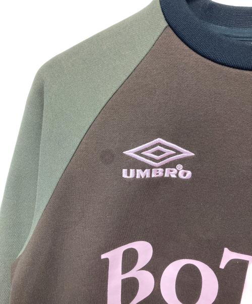 UMBRO（アンブロ）UMBRO (アンブロ) BoTT (ボット) BEAMS T (ビームス ティー) 75-13-0572-493　24SS　Sweatshirt ブラウン×カーキ サイズ:Mの古着・服飾アイテム