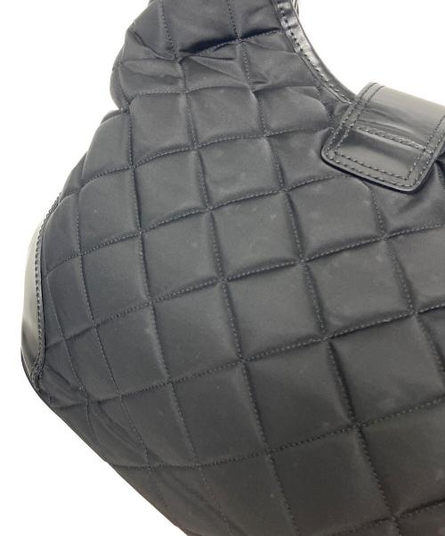 BURBERRY（バーバリー）BURBERRY (バーバリー) キルティングホーボーショルダーバッグ ブラックの古着・服飾アイテム