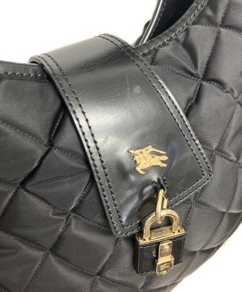 BURBERRY（バーバリー）BURBERRY (バーバリー) キルティングホーボーショルダーバッグ ブラックの古着・服飾アイテム