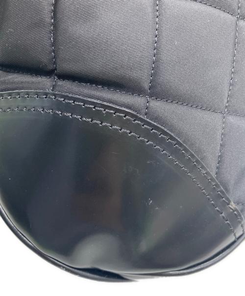 BURBERRY（バーバリー）BURBERRY (バーバリー) キルティングホーボーショルダーバッグ ブラックの古着・服飾アイテム