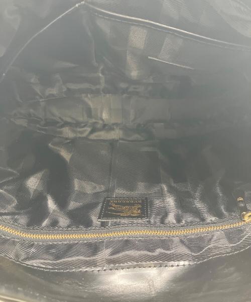 BURBERRY（バーバリー）BURBERRY (バーバリー) キルティングホーボーショルダーバッグ ブラックの古着・服飾アイテム
