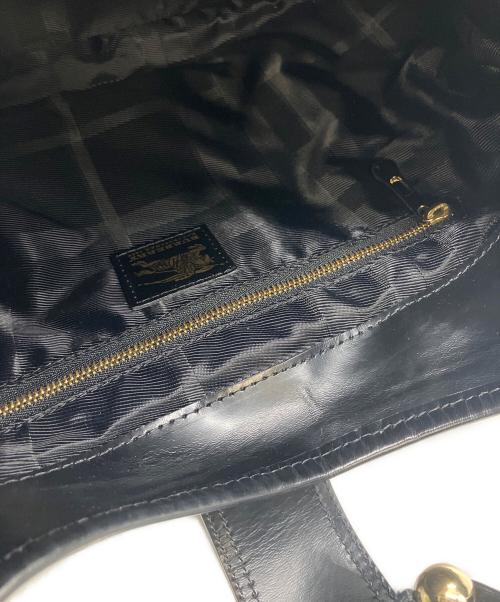 BURBERRY（バーバリー）BURBERRY (バーバリー) キルティングホーボーショルダーバッグ ブラックの古着・服飾アイテム