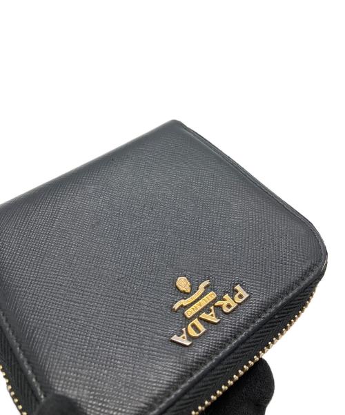 PRADA（プラダ）PRADA (プラダ) 2つ折り財布 ブラックの古着・服飾アイテム
