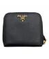 PRADA（プラダ）の古着「2つ折り財布」｜ブラック