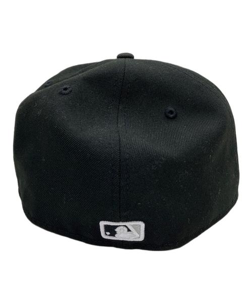New Era（ニューエラ）New Era (ニューエラ) SUPREME (シュプリーム) キャップ ブラック サイズ:60.6cm 未使用品の古着・服飾アイテム