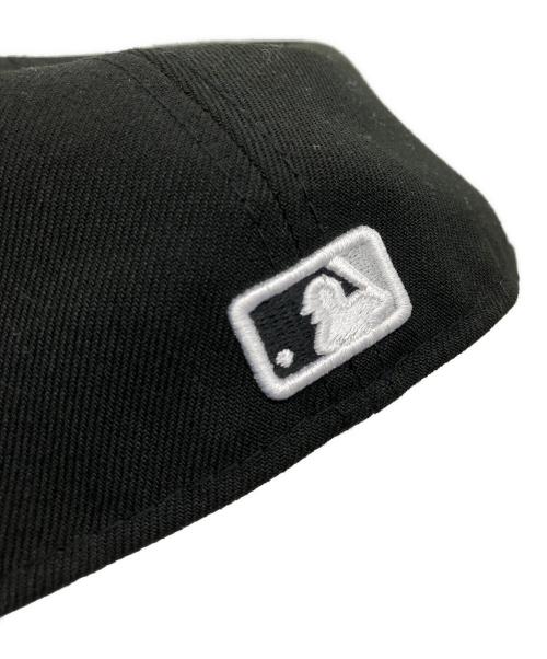 New Era（ニューエラ）New Era (ニューエラ) SUPREME (シュプリーム) キャップ ブラック サイズ:60.6cm 未使用品の古着・服飾アイテム