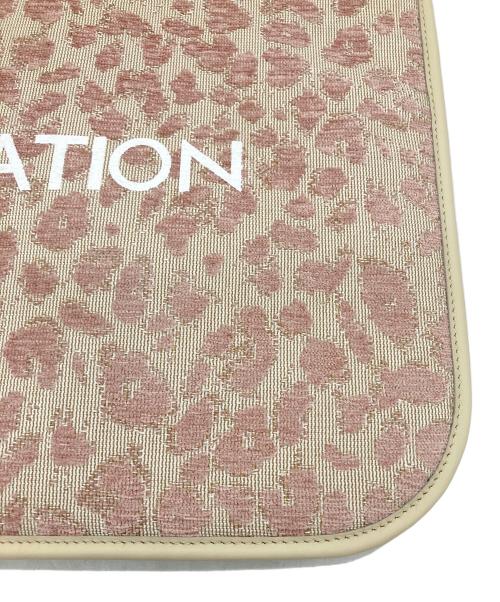 AVACATION（アヴァケーション）AVACATION (アヴァケーション) クラッチバッグ ピンク 未使用品の古着・服飾アイテム
