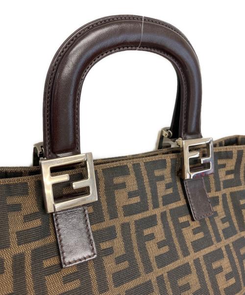 FENDI（フェンディ）FENDI (フェンディ) ズッカ ハンドバッグ ブラウンの古着・服飾アイテム