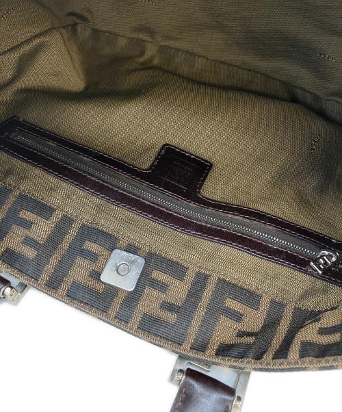 FENDI（フェンディ）FENDI (フェンディ) ズッカ ハンドバッグ ブラウンの古着・服飾アイテム